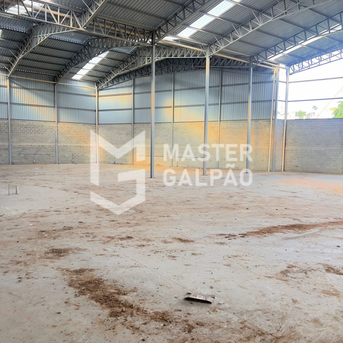 Galpão Industrial com Pé-direito 8m