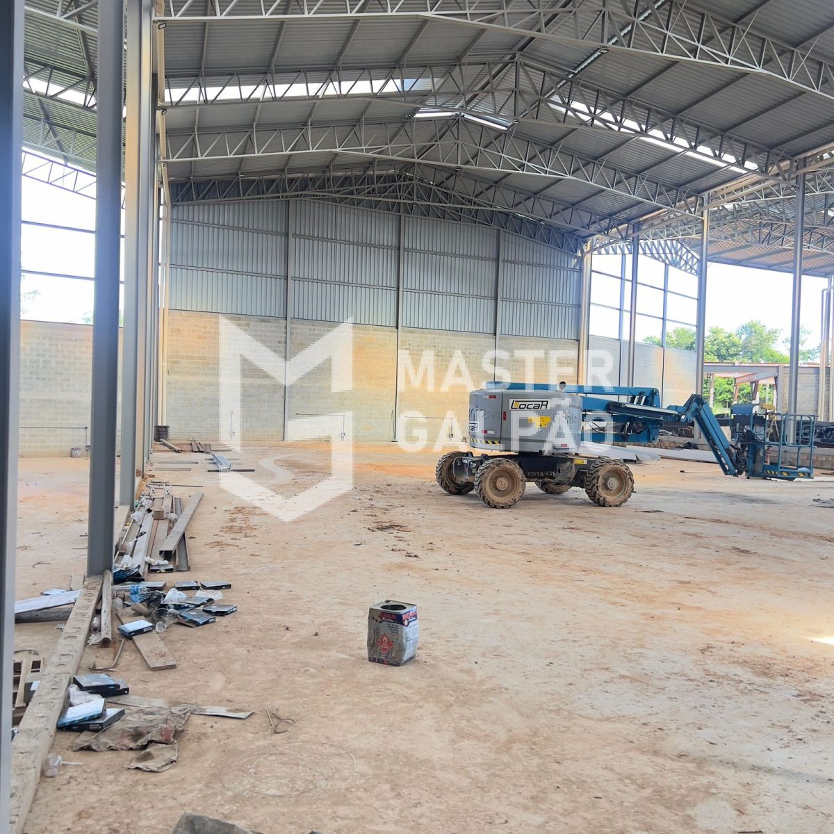 Galpão Industrial com Pé-direito 8m