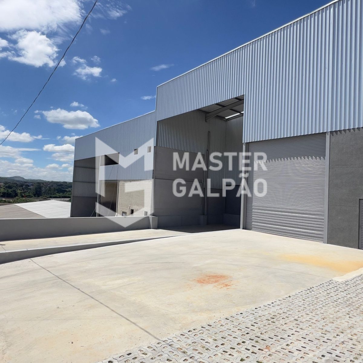 Galpão Logístico – 1.534m² com 2 docas