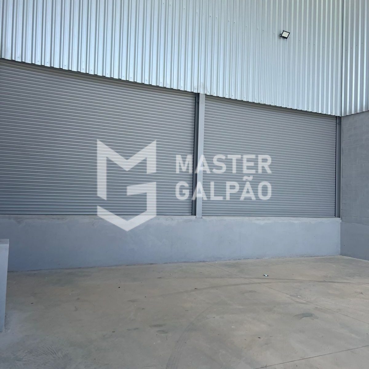 Galpão Logístico – 1.534m² com 2 docas