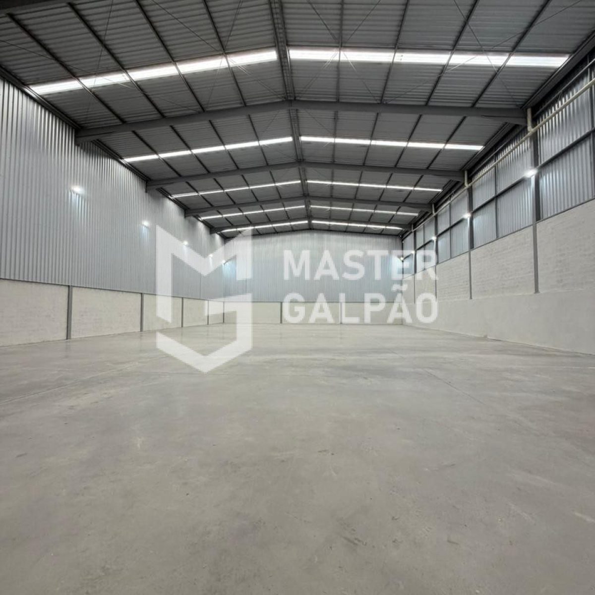 Galpão Logístico – 1.534m² com 2 docas