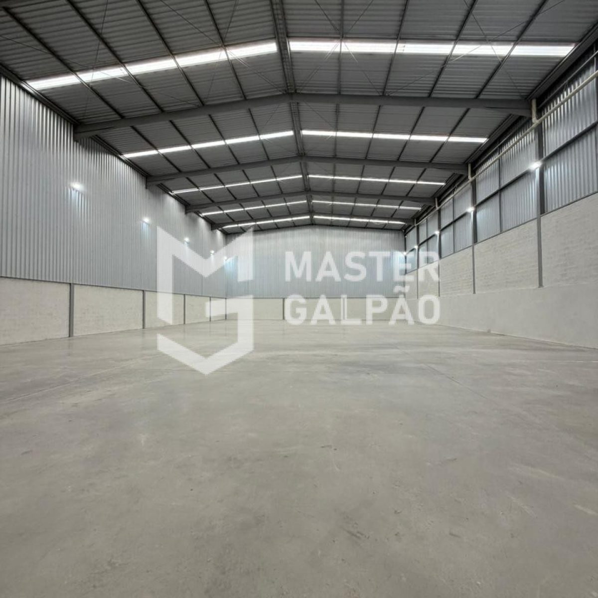 Galpão Logístico – 1.534m² com 2 docas