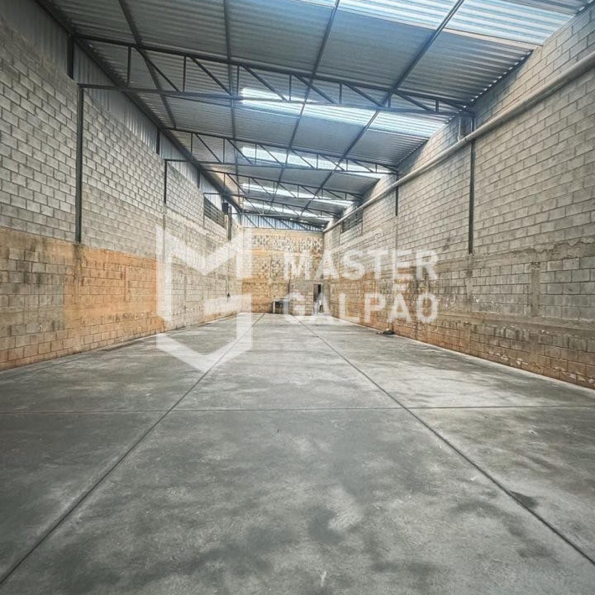 Galpão Industrial 340m² com trifásico - Contagem/MG
