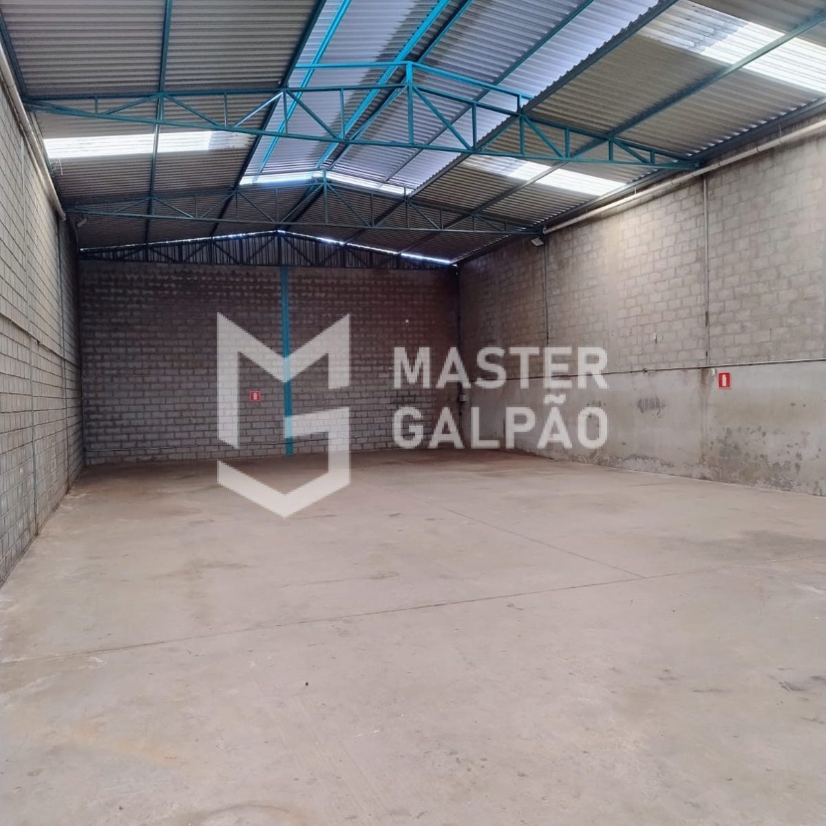 Galpão de 360m² | Jardim Industrial – Contagem/MG