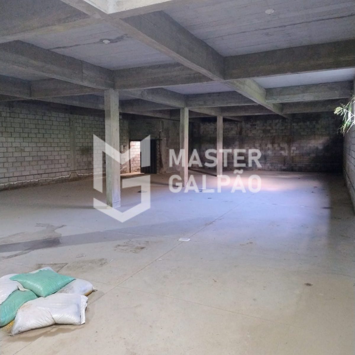 Galpão Comercial 890m² | Petrolândia – Contagem/MG