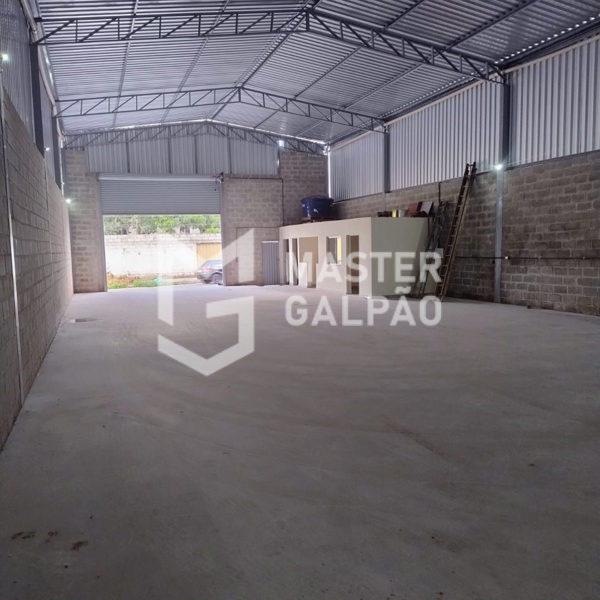 Galpão 360m² com acesso para carretas | São Joaquim de Bicas