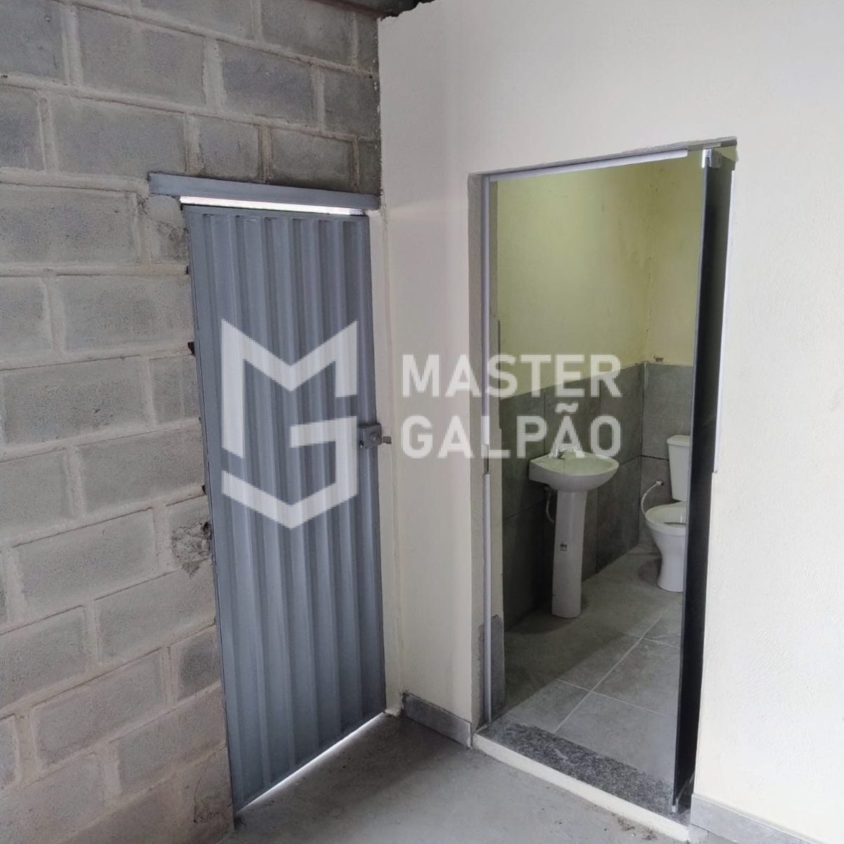 Galpão 360m² com acesso para carretas | São Joaquim de Bicas