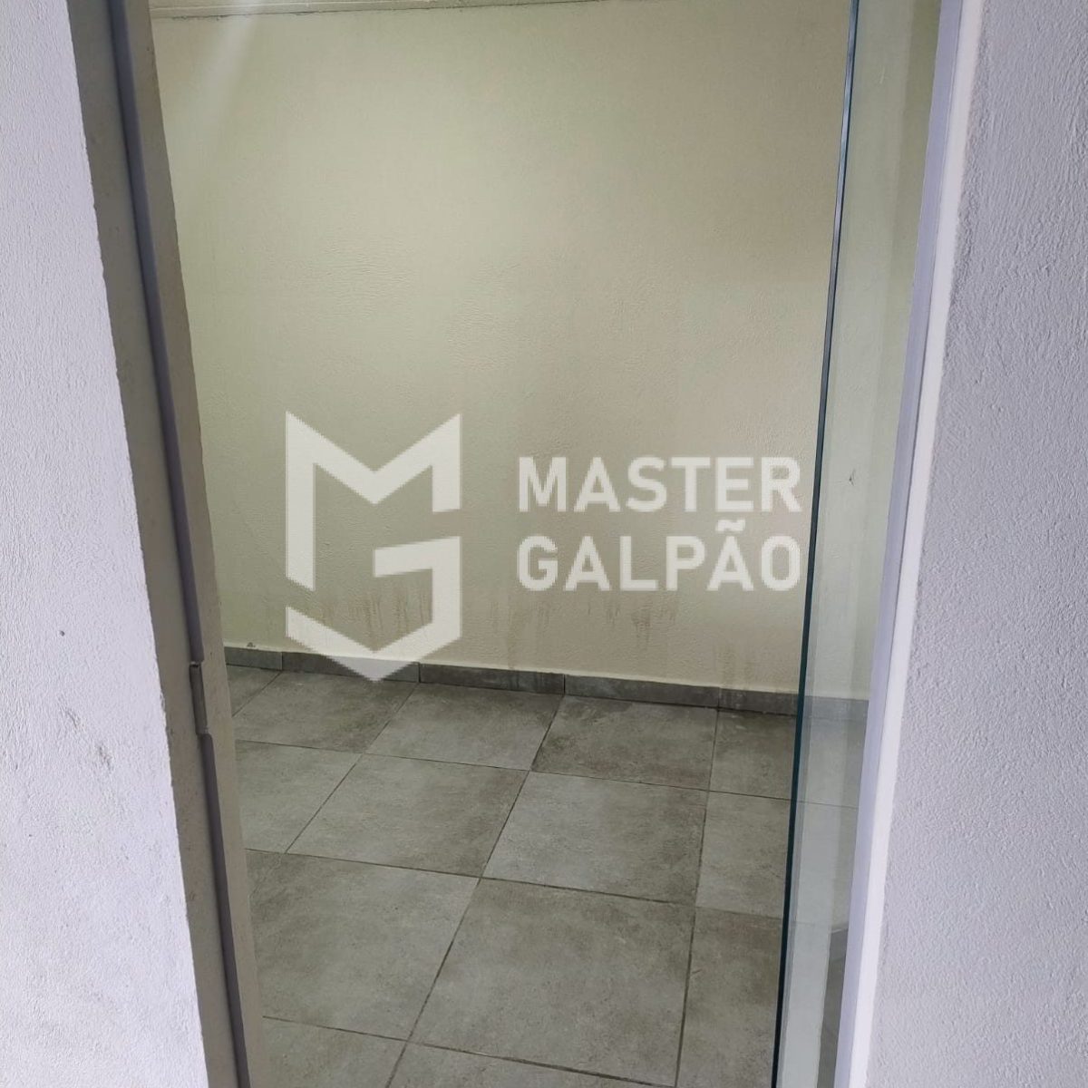 Galpão 360m² com acesso para carretas | São Joaquim de Bicas