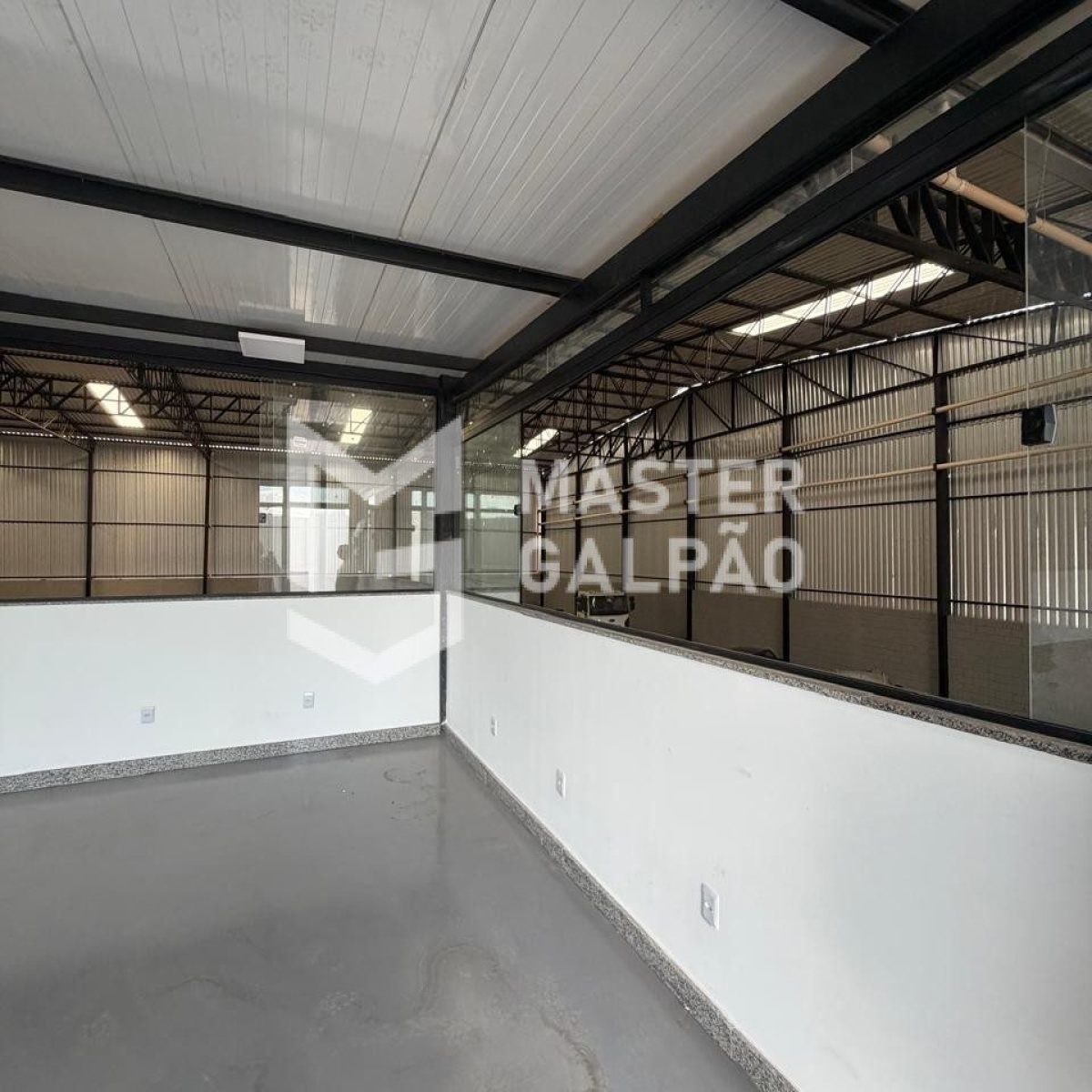 Galpão 3.040m² | Distrito Industrial de Sarzedo-MG