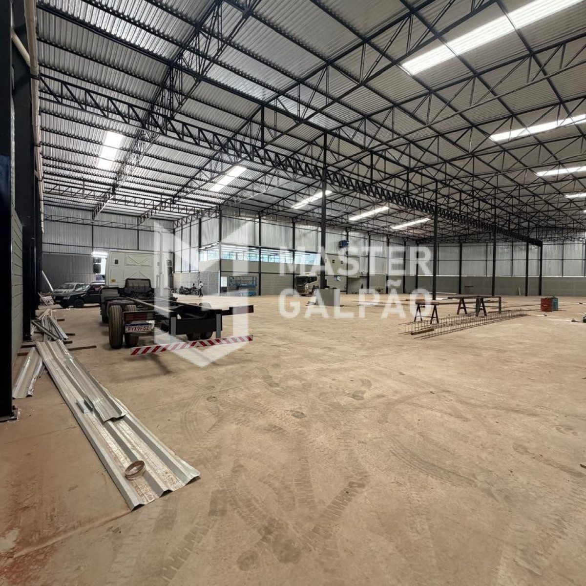 Galpão 3.040m² | Distrito Industrial de Sarzedo-MG