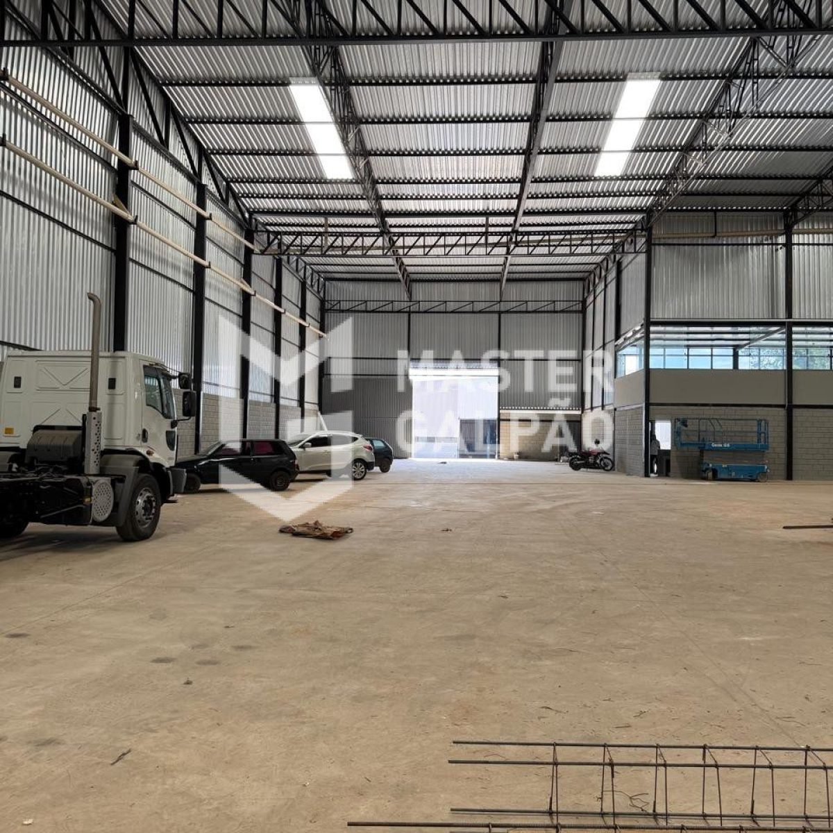Galpão 3.040m² | Distrito Industrial de Sarzedo-MG