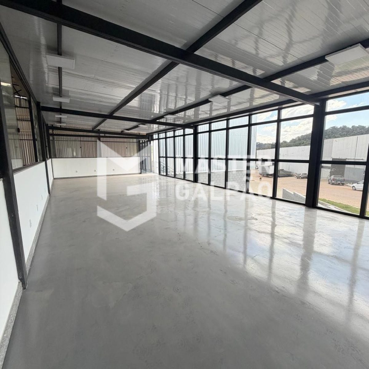 Galpão 3.040m² | Distrito Industrial de Sarzedo-MG