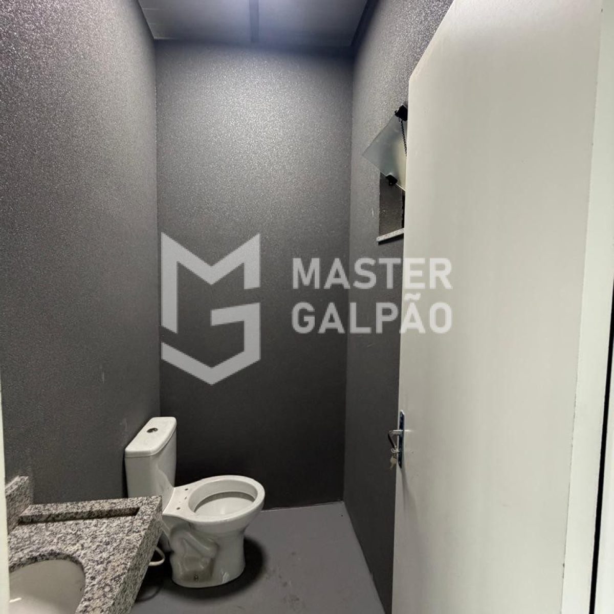 Galpão 3.040m² | Distrito Industrial de Sarzedo-MG