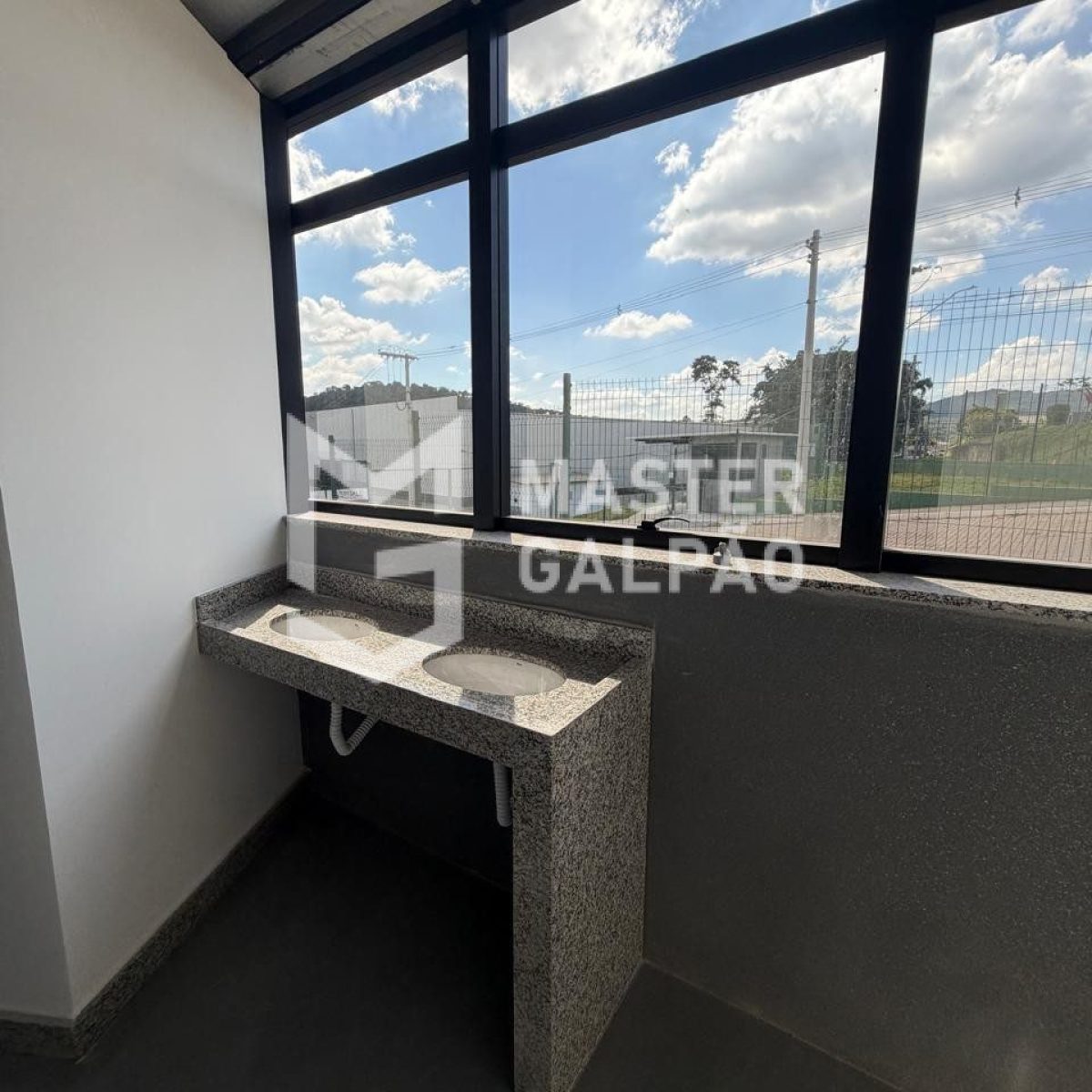 Galpão 3.040m² | Distrito Industrial de Sarzedo-MG