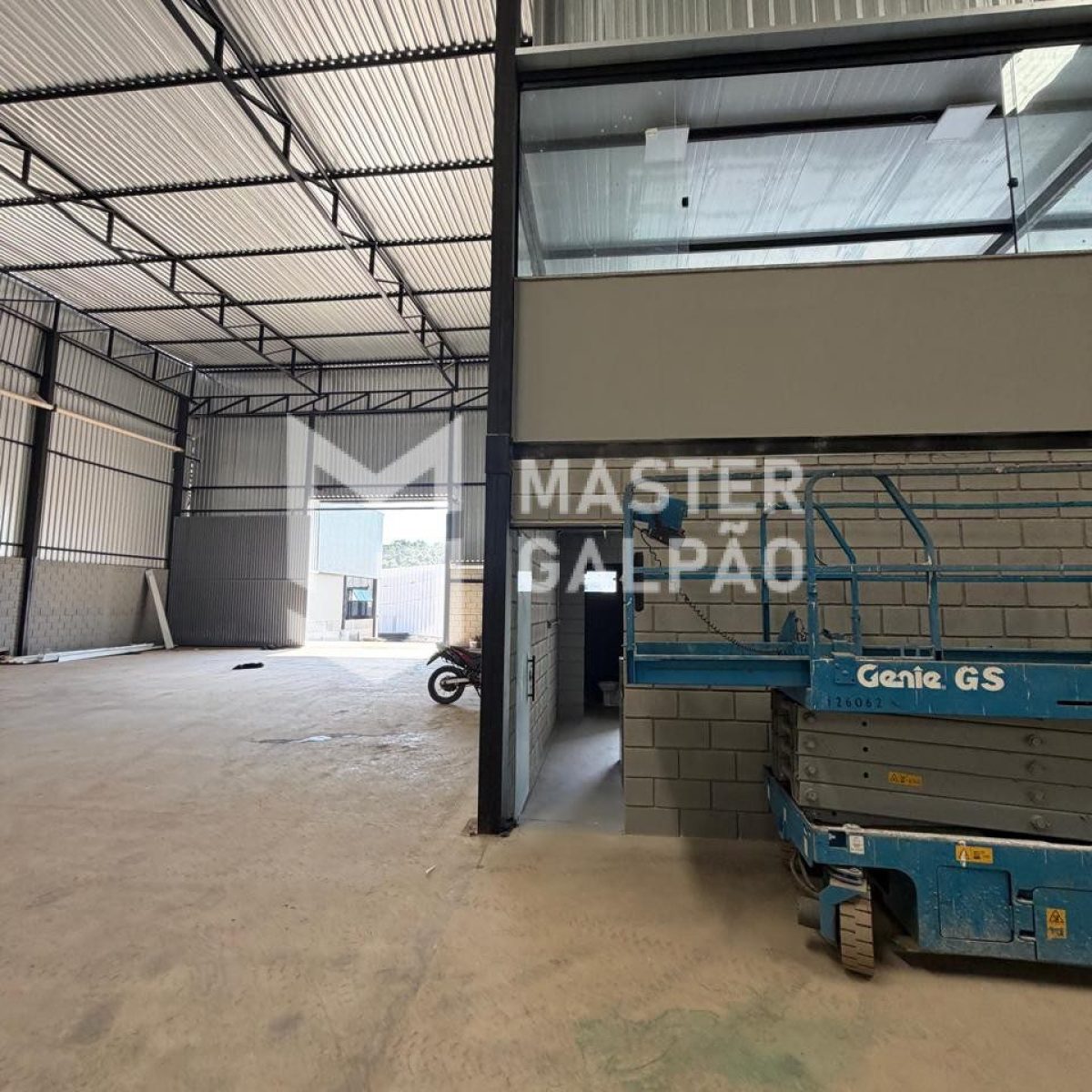 Galpão 3.040m² | Distrito Industrial de Sarzedo-MG