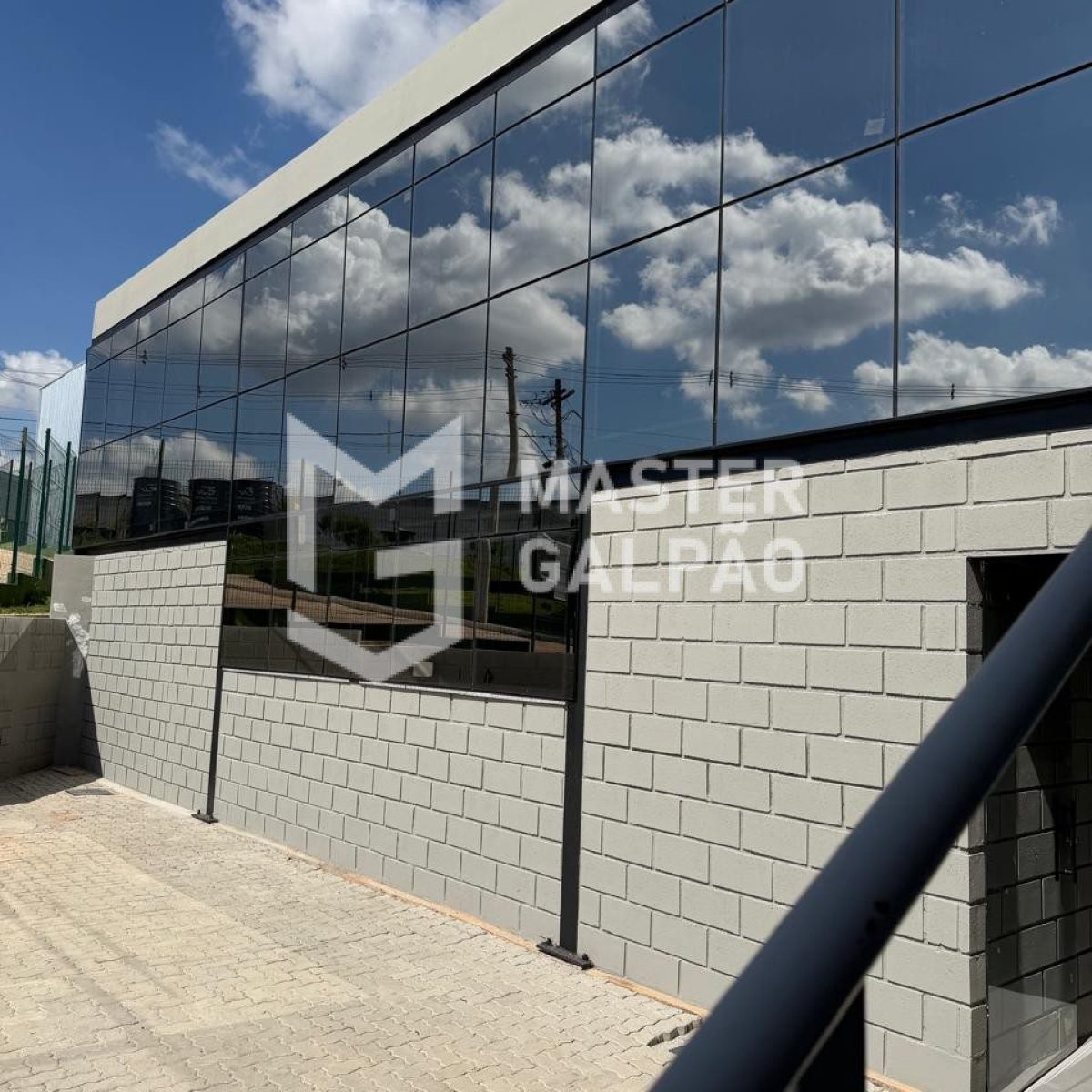 Galpão 3.040m² | Distrito Industrial de Sarzedo-MG