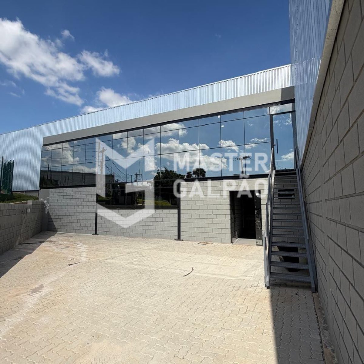 Galpão 3.040m² | Distrito Industrial de Sarzedo-MG
