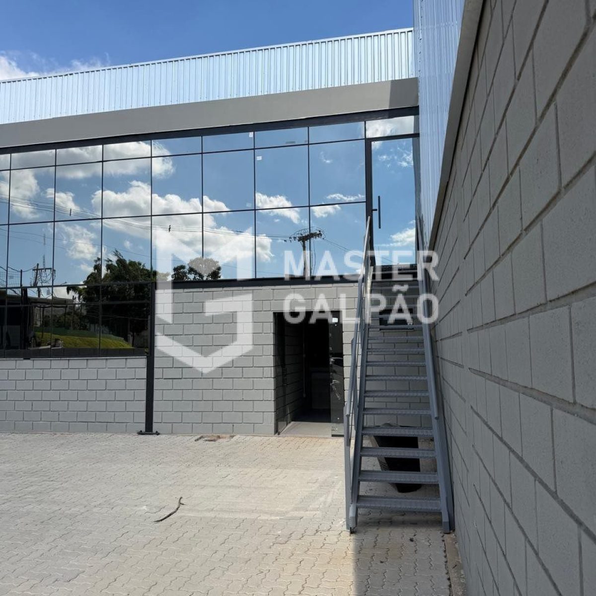 Galpão 3.040m² | Distrito Industrial de Sarzedo-MG