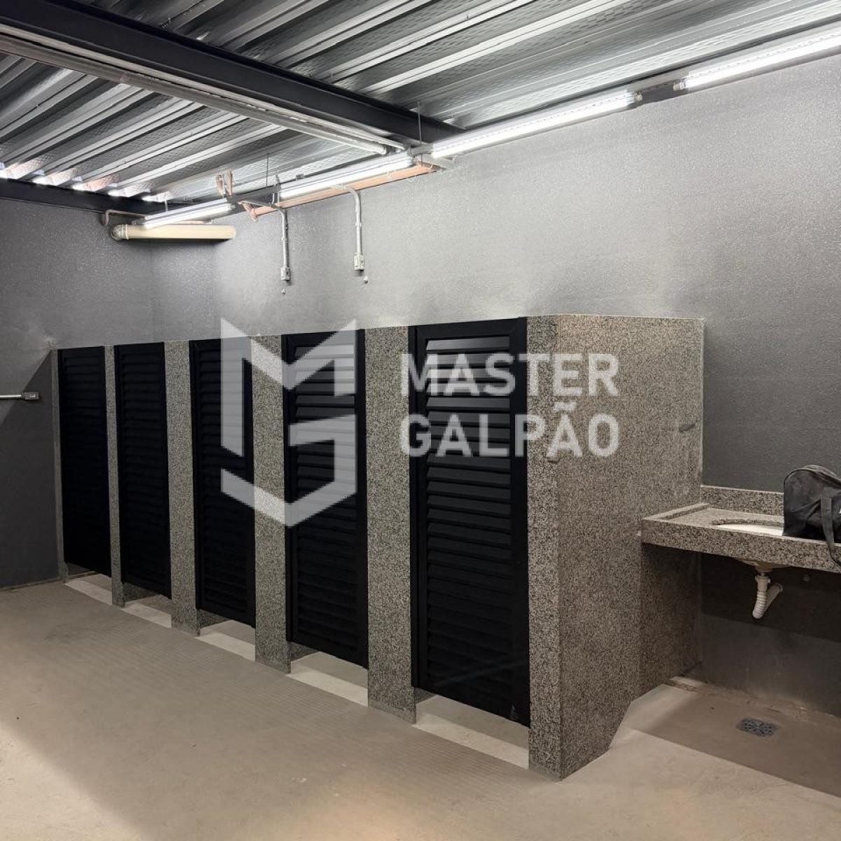 Galpão 3.040m² | Distrito Industrial de Sarzedo-MG