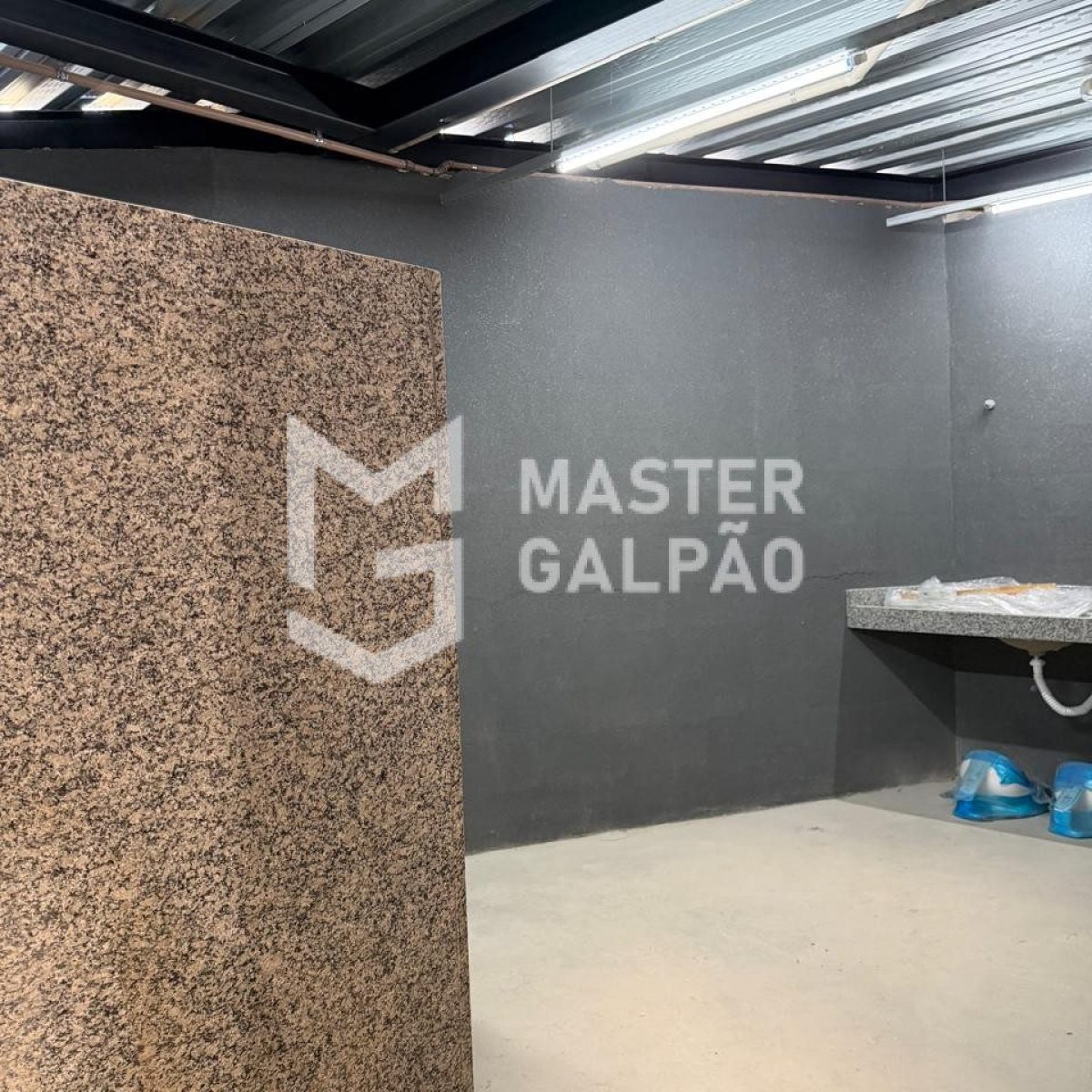 Galpão 3.040m² | Distrito Industrial de Sarzedo-MG