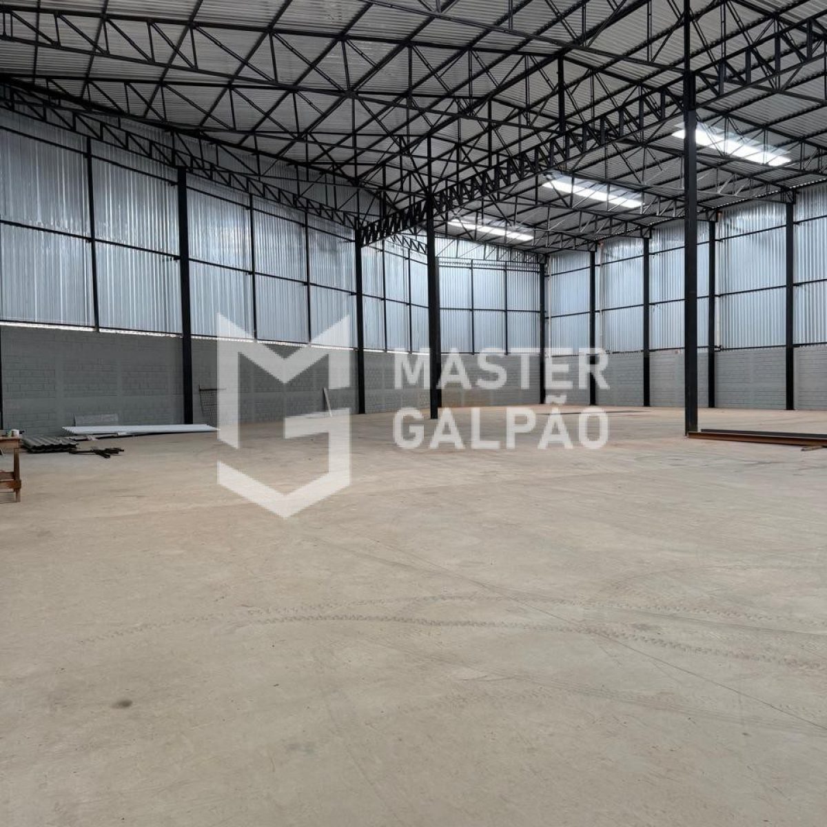Galpão 3.040m² | Distrito Industrial de Sarzedo-MG
