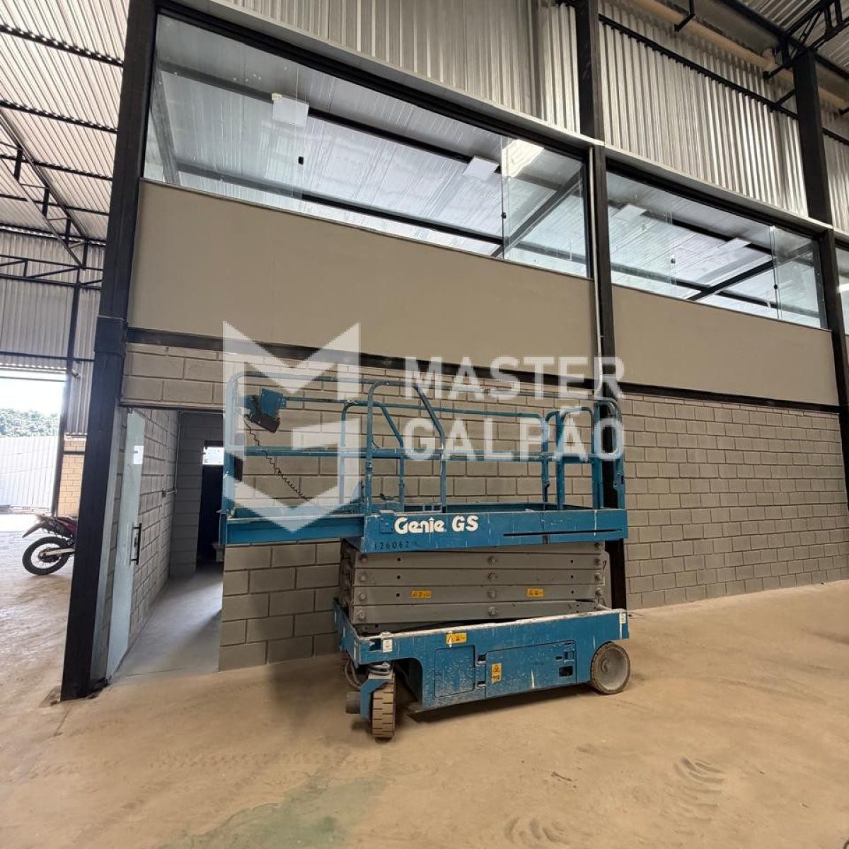 Galpão 3.040m² | Distrito Industrial de Sarzedo-MG
