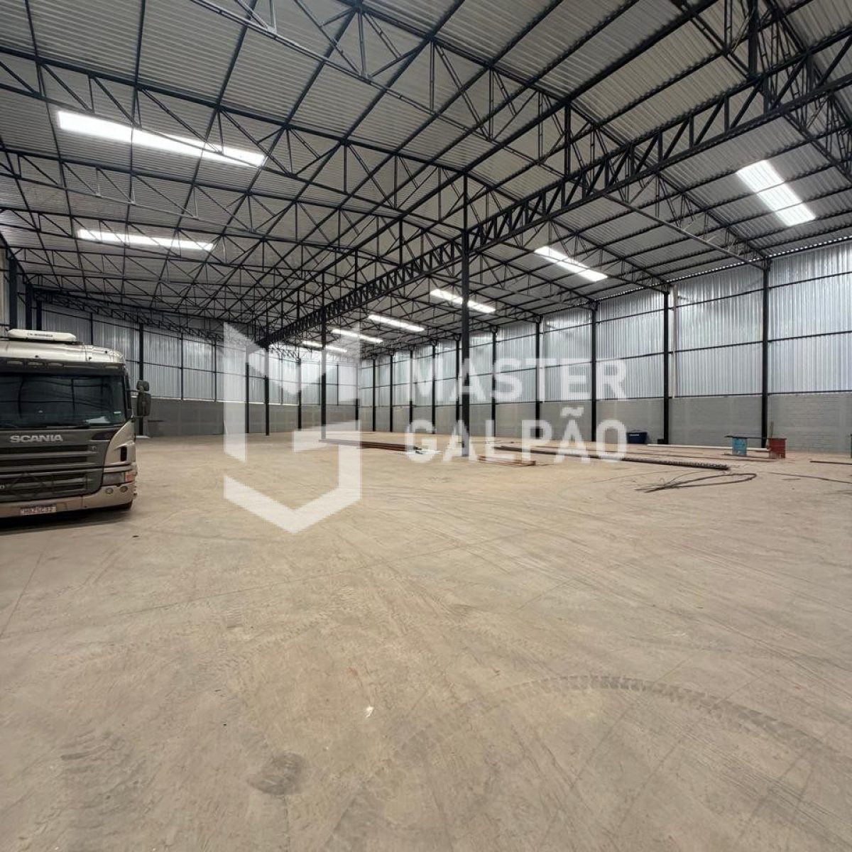 Galpão 3.040m² | Distrito Industrial de Sarzedo-MG