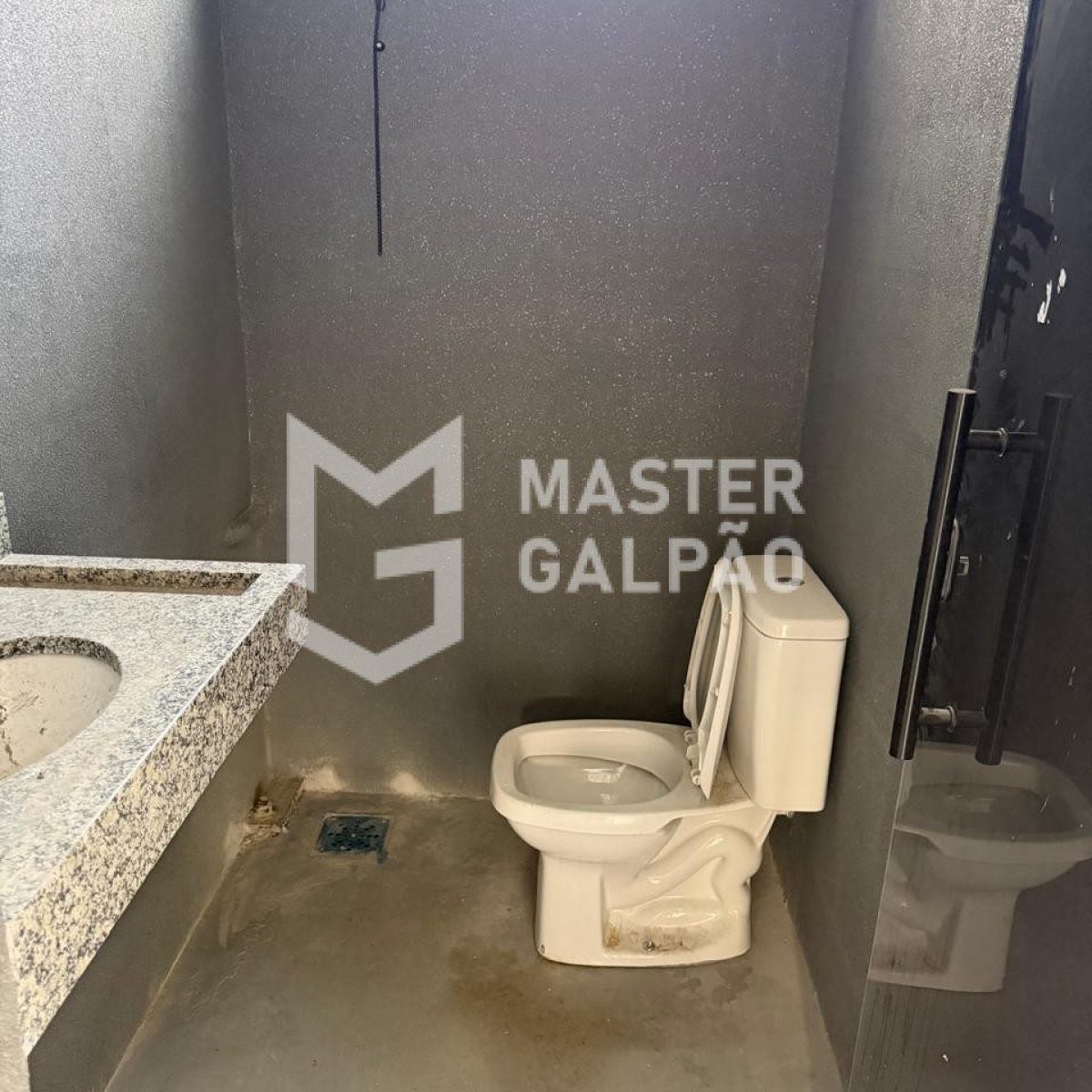 Galpão 3.040m² | Distrito Industrial de Sarzedo-MG