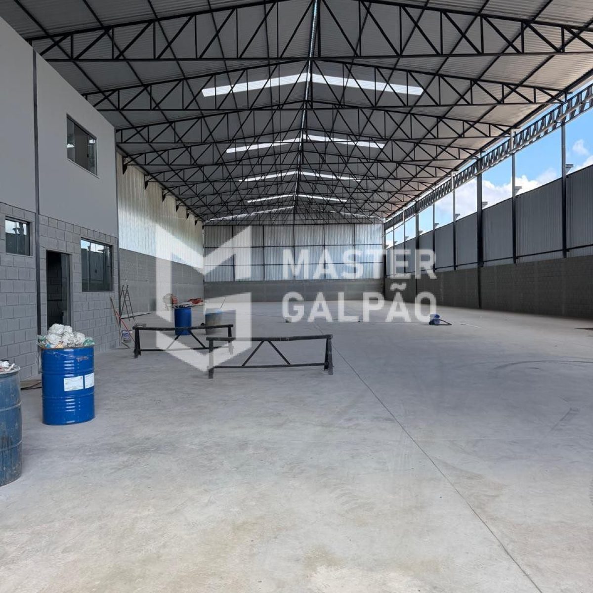 Galpão 2.100m² | Distrito Industrial de Sarzedo/MG