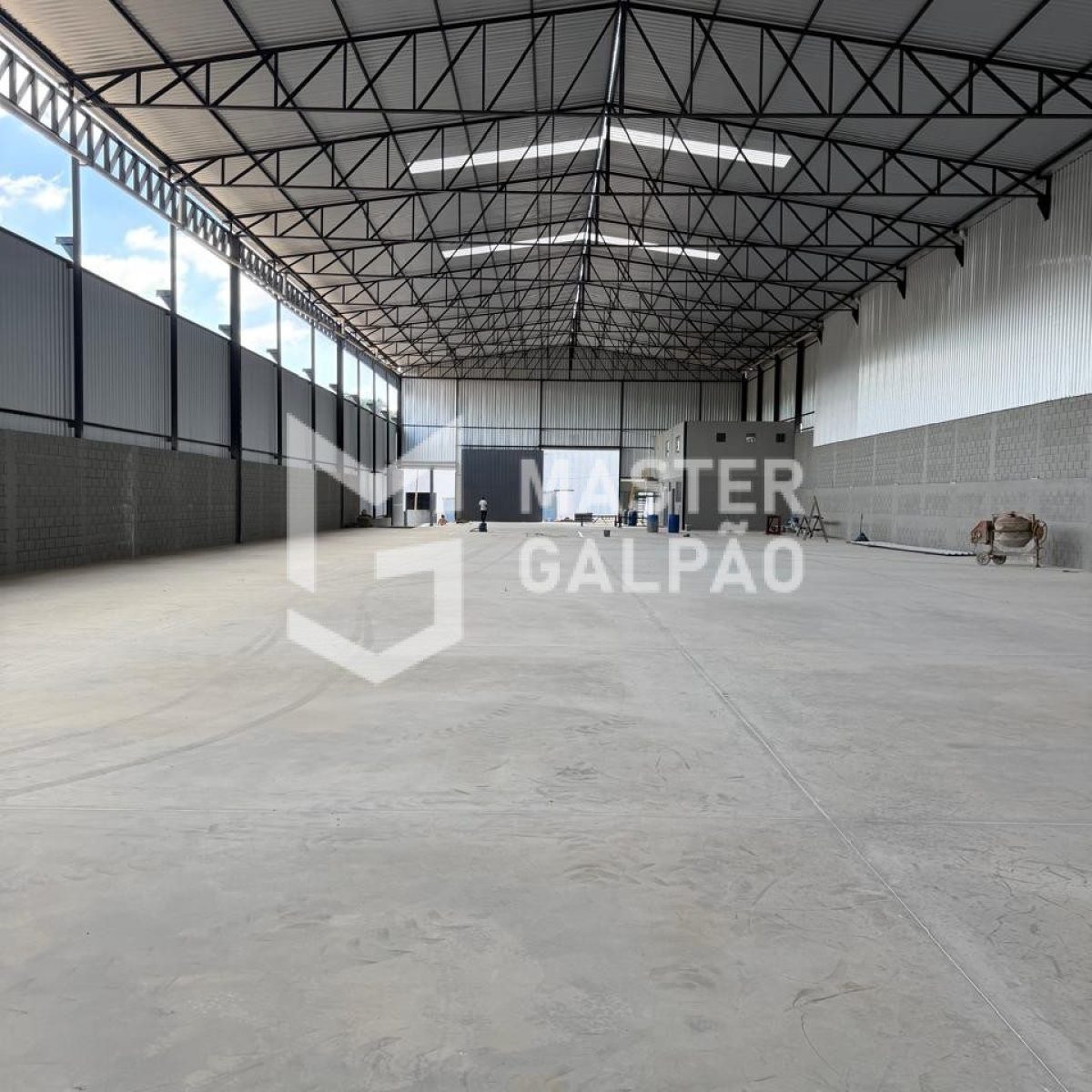 Galpão 2.100m² | Distrito Industrial de Sarzedo/MG