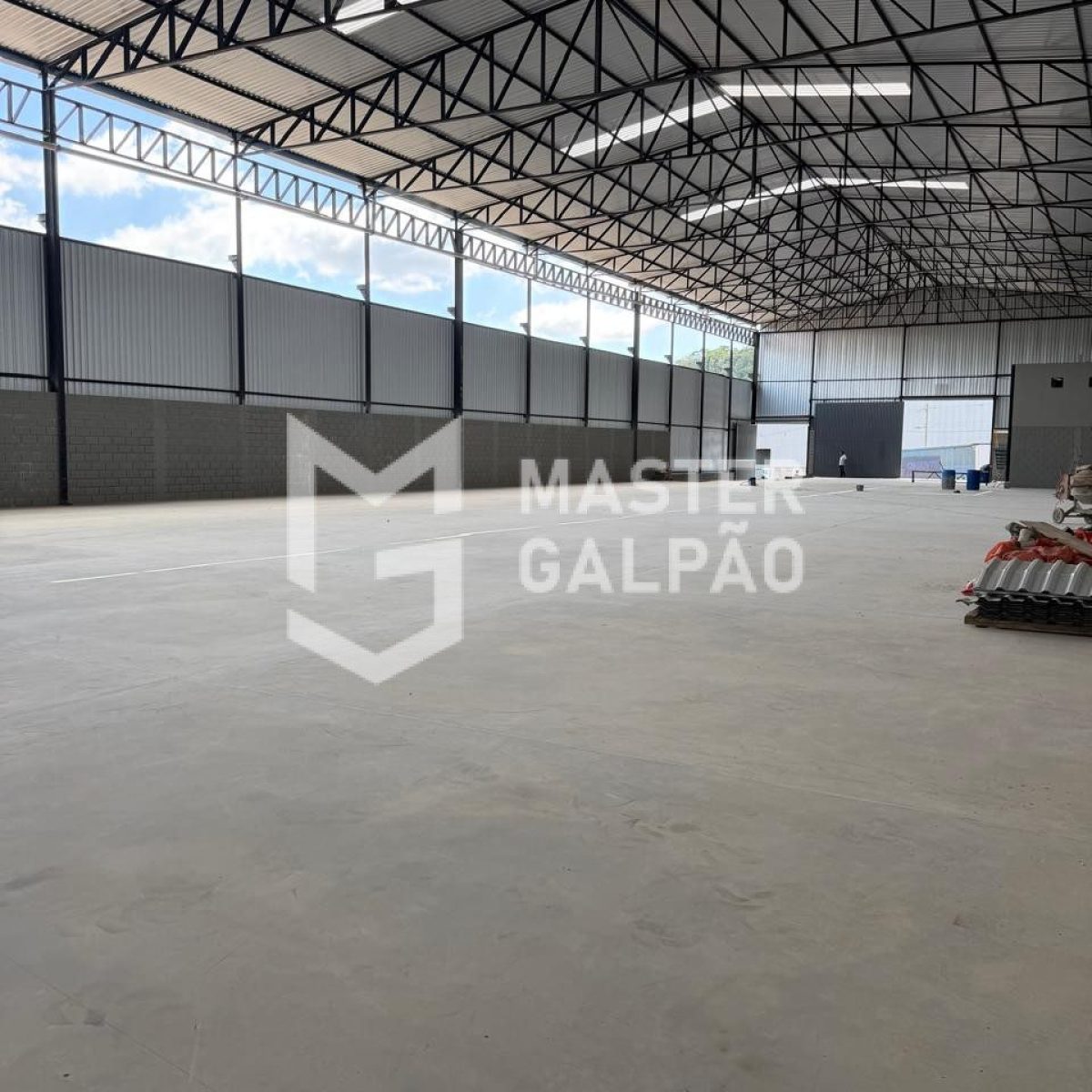 Galpão 2.100m² | Distrito Industrial de Sarzedo/MG