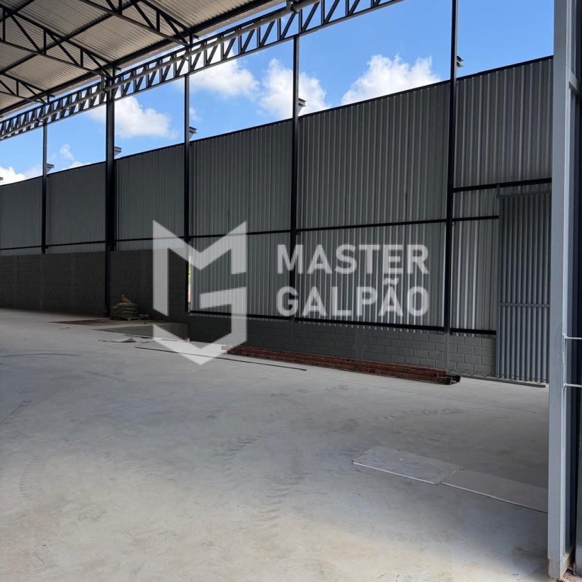 Galpão 2.100m² | Distrito Industrial de Sarzedo/MG