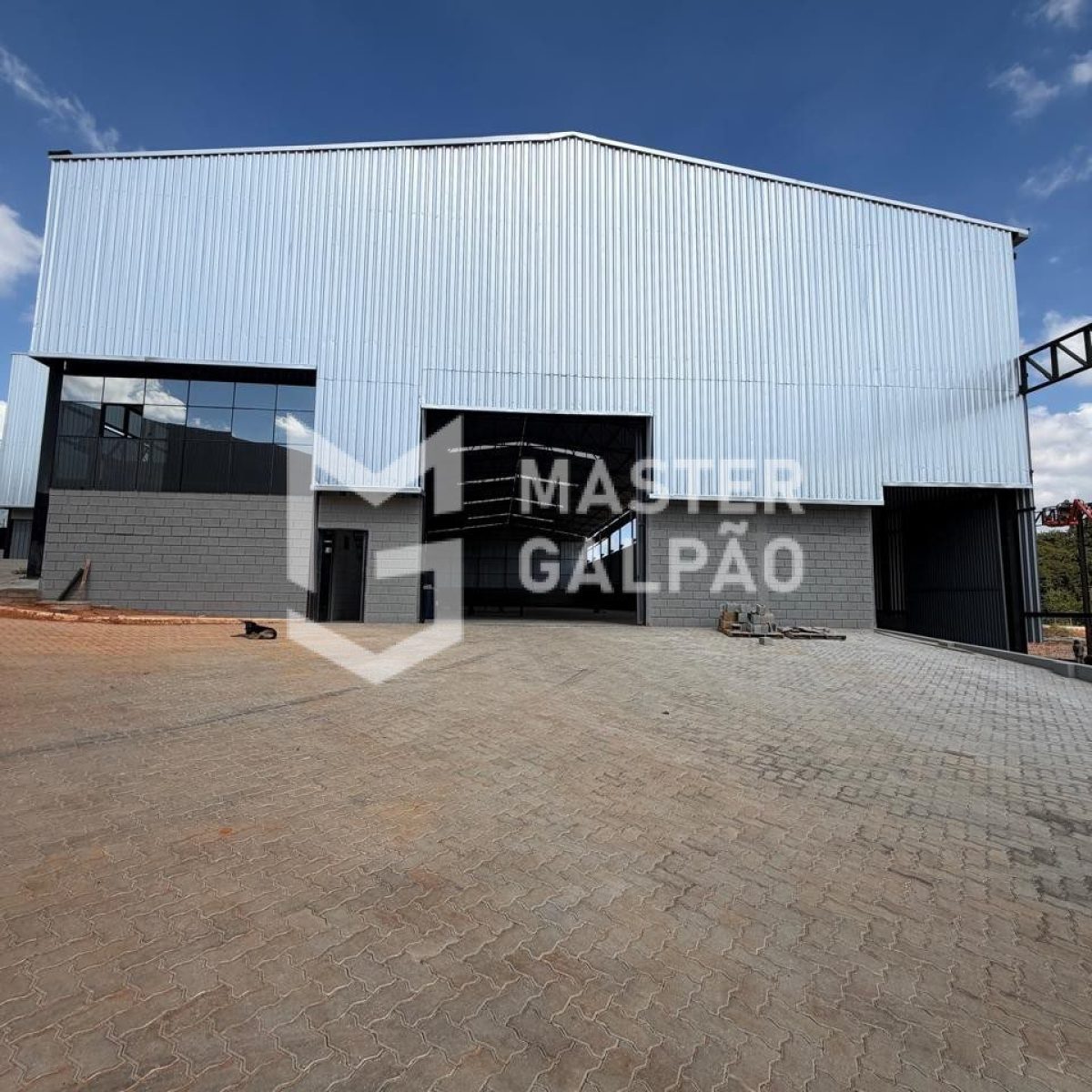 Galpão 2.100m² | Distrito Industrial de Sarzedo/MG