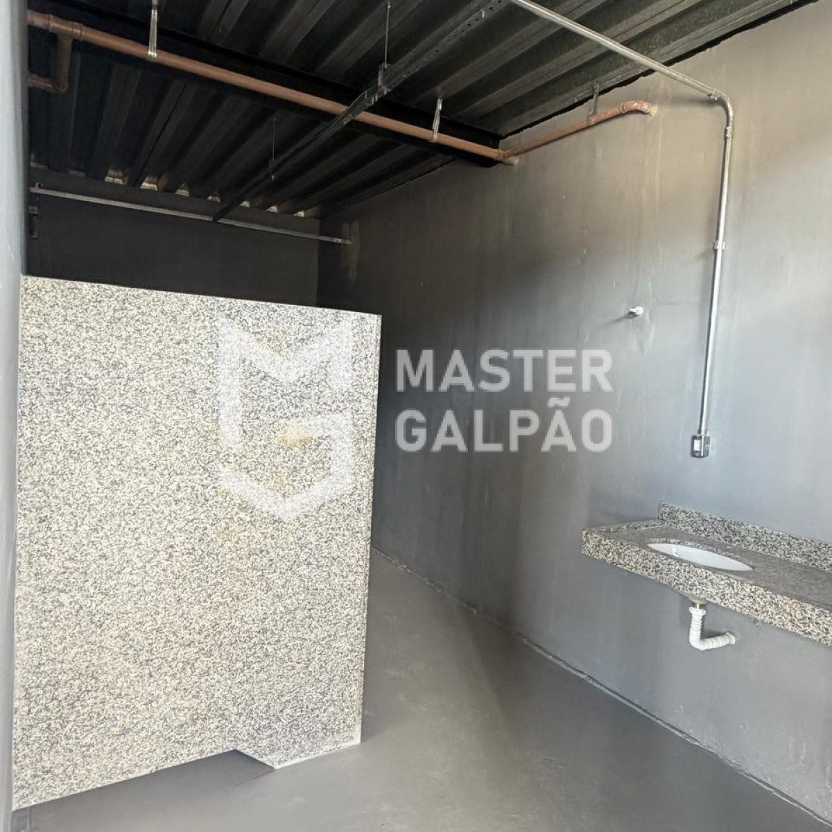 Galpão 2.100m² | Distrito Industrial de Sarzedo/MG