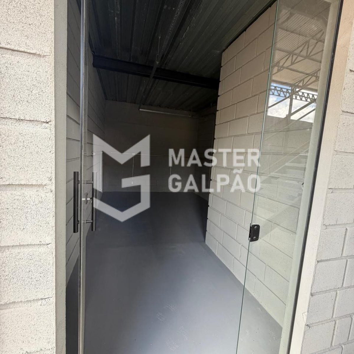 Galpão 2.100m² | Distrito Industrial de Sarzedo/MG