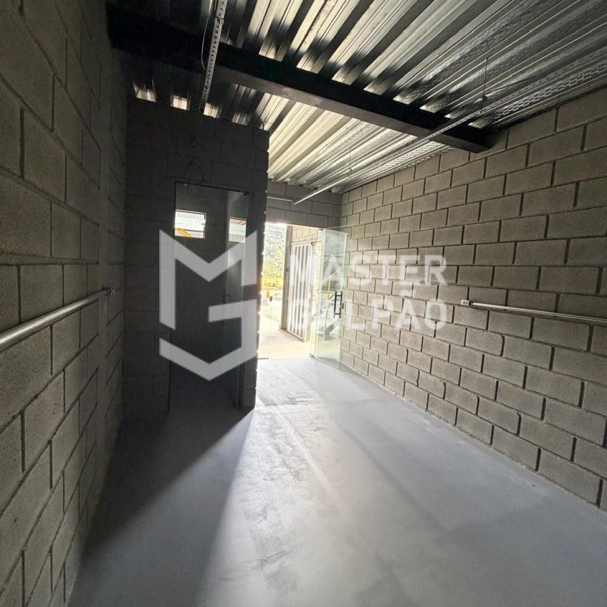 Galpão 2.100m² | Distrito Industrial de Sarzedo/MG