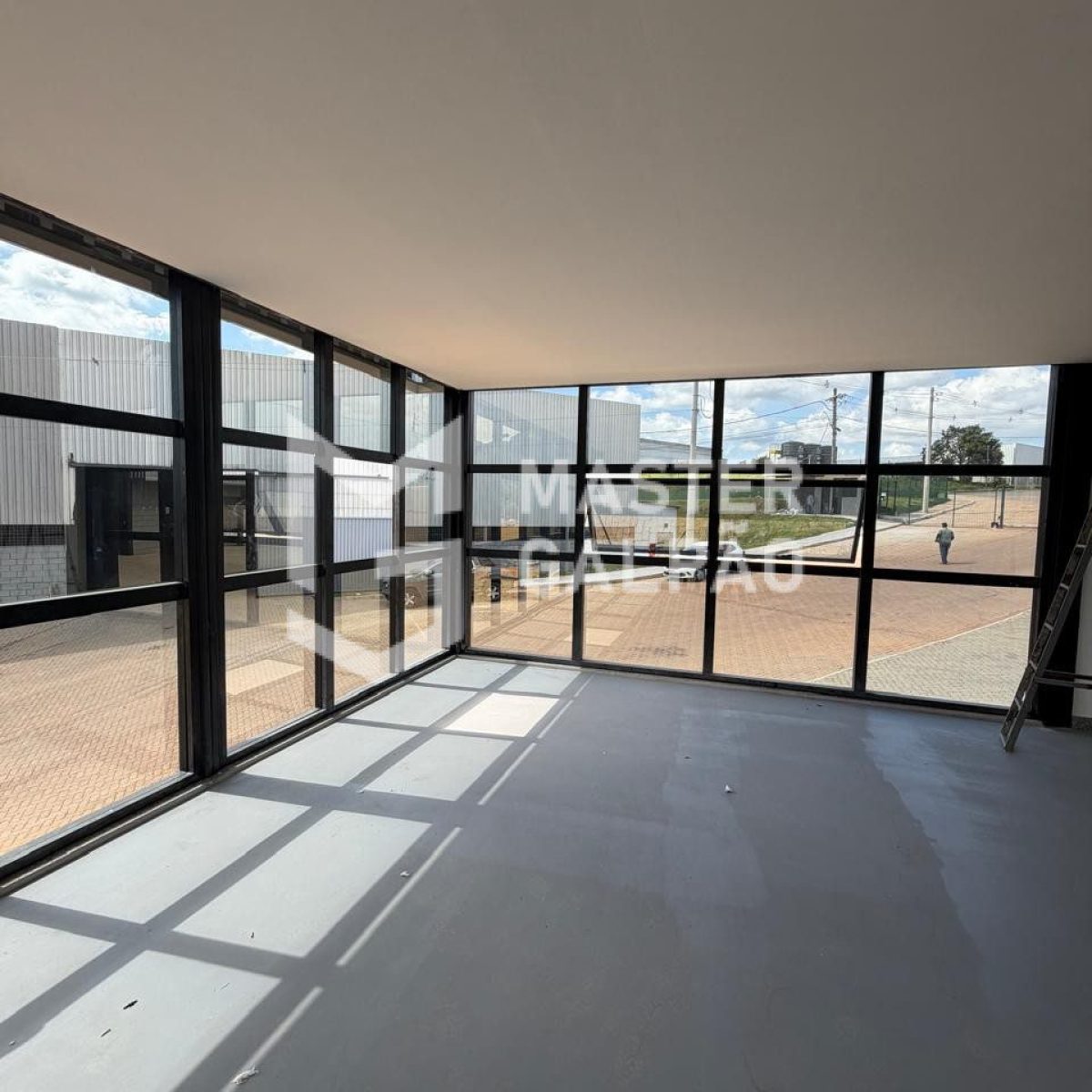 Galpão 2.100m² | Distrito Industrial de Sarzedo/MG