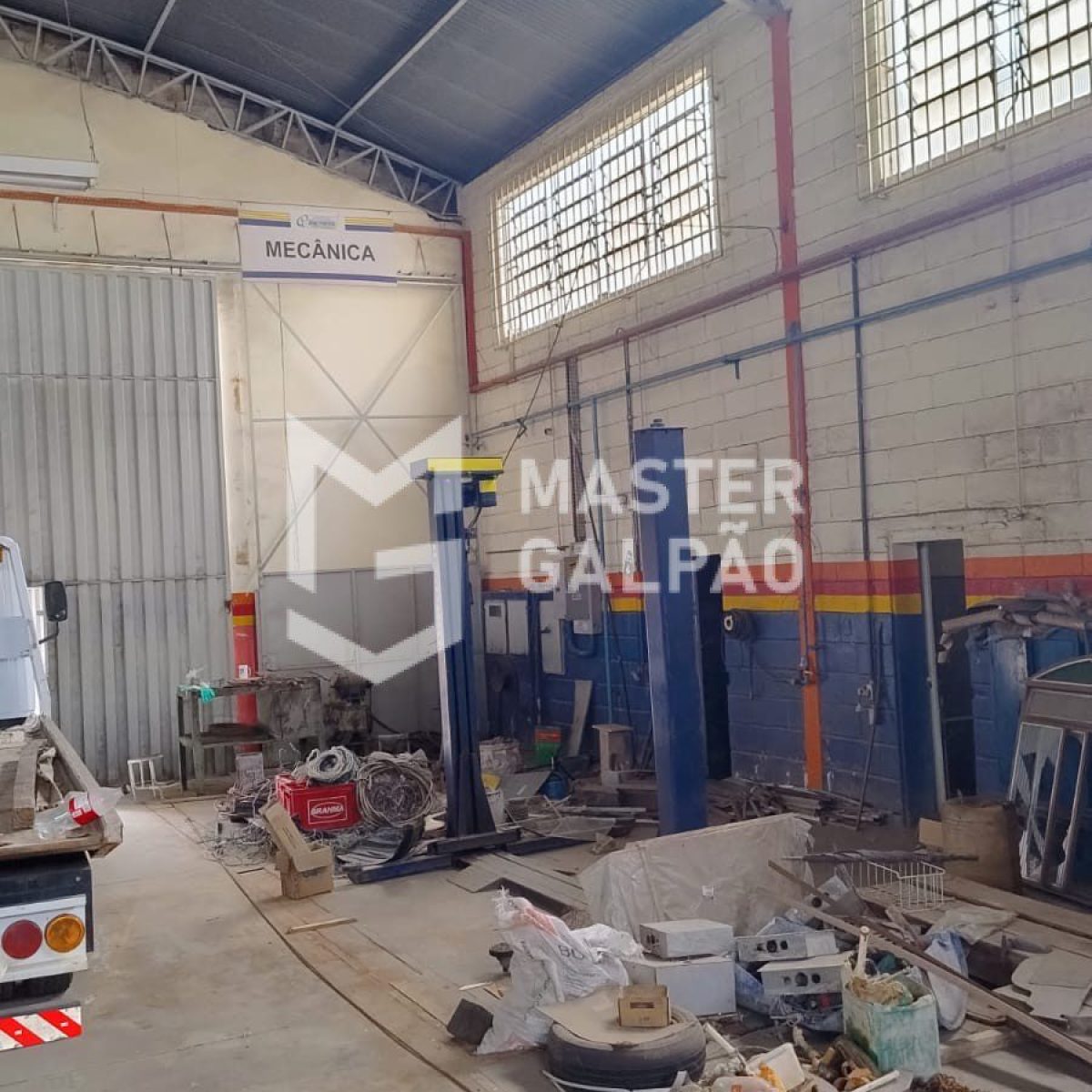 Galpão de 850m² | Jardim Industrial – Contagem/MG