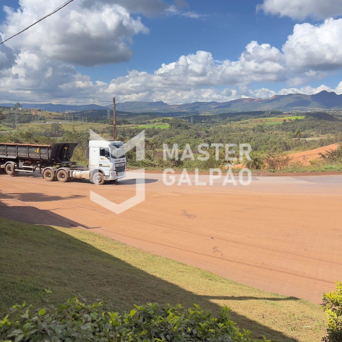 Terreno com Balança de 60t – Estrada do Terminal de Cargas