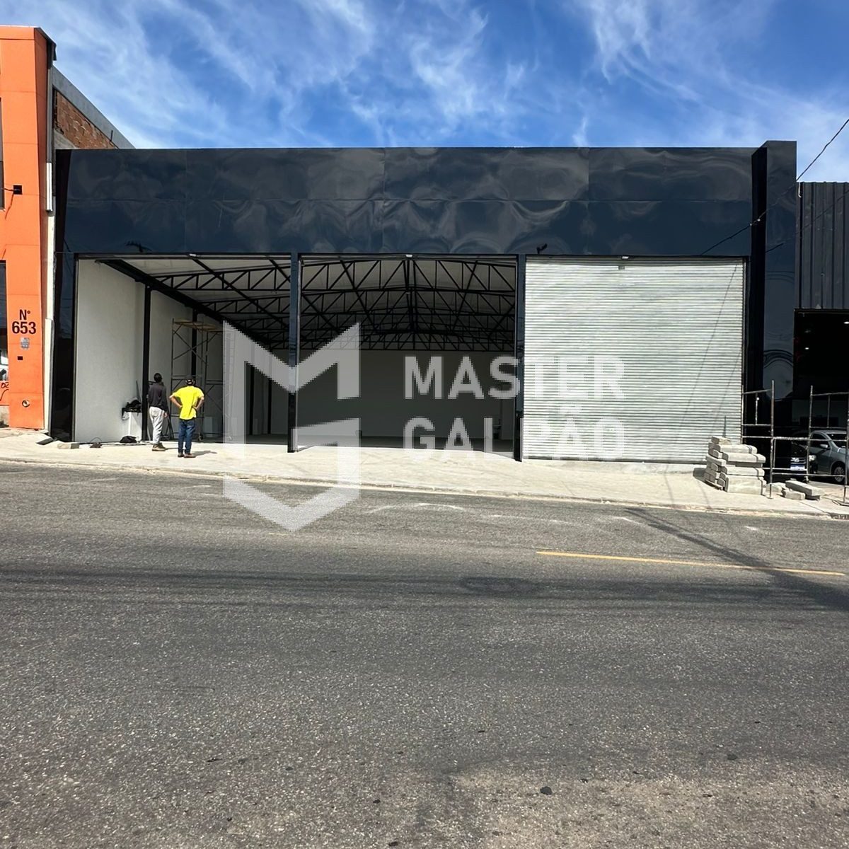 Galpão 400m² com Fachada Moderna – Tirol Barreiro