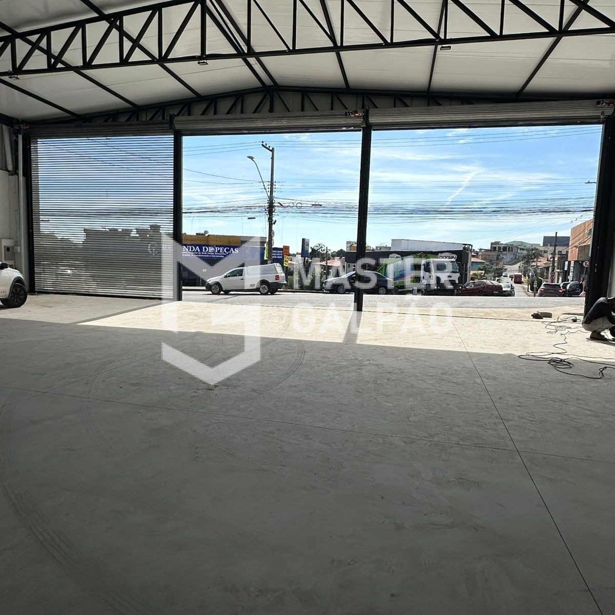 Galpão 400m² com Fachada Moderna – Tirol Barreiro