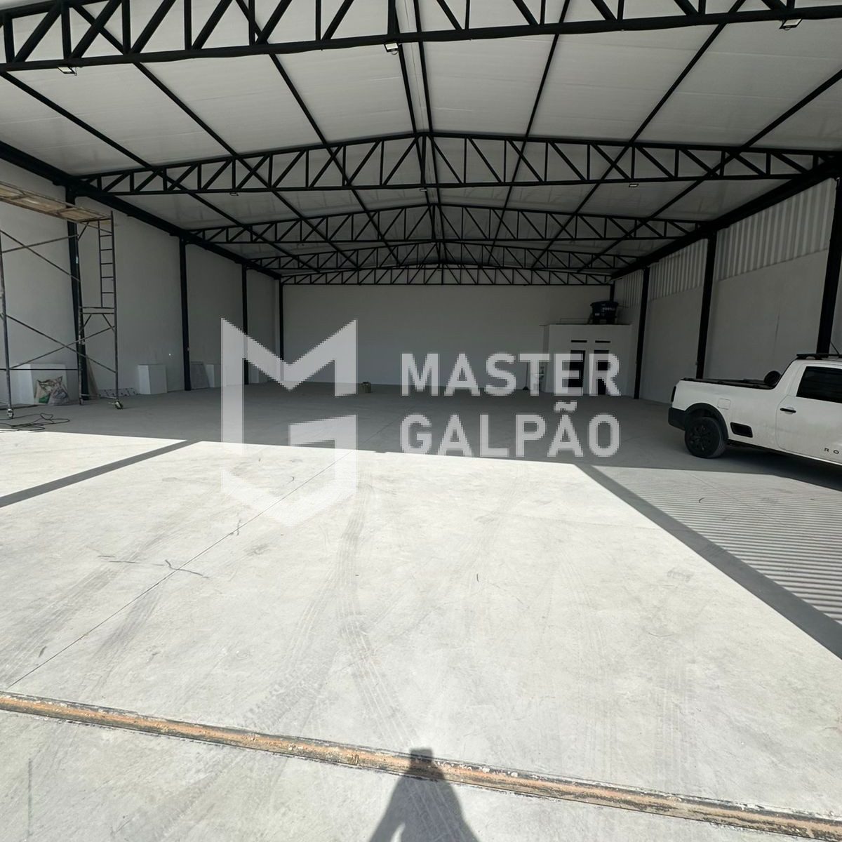 Galpão 400m² com Fachada Moderna – Tirol Barreiro