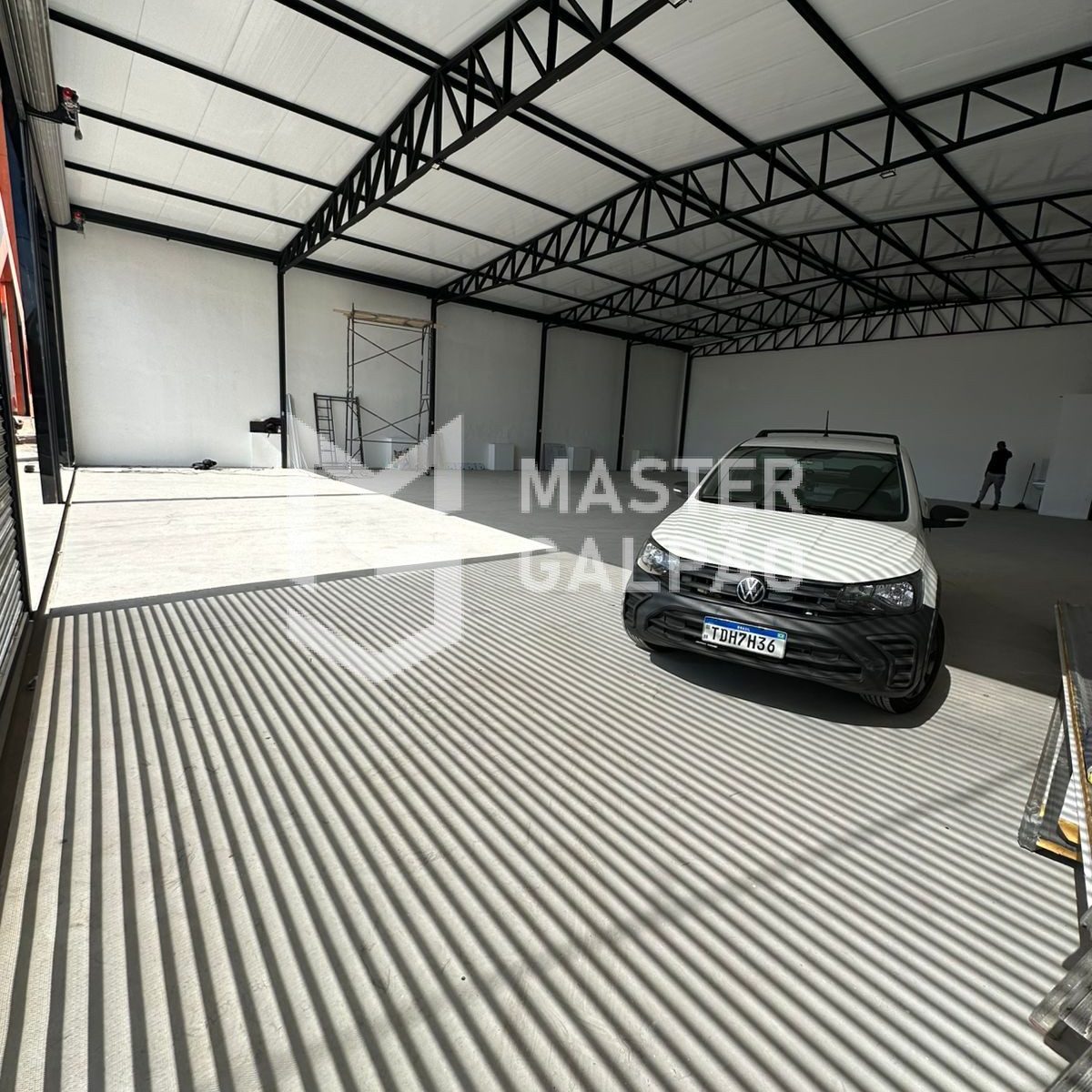 Galpão 400m² com Fachada Moderna – Tirol Barreiro