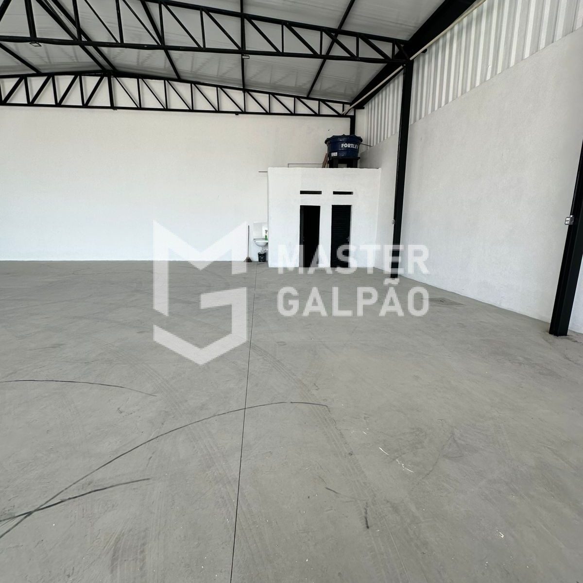Galpão 400m² com Fachada Moderna – Tirol Barreiro