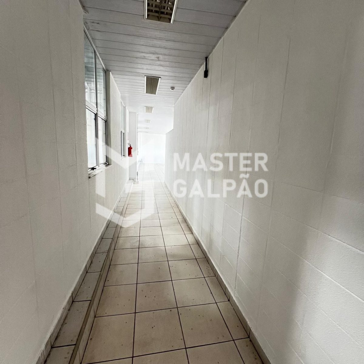 Galpão Logístico com 4 Docas – Contagem MG