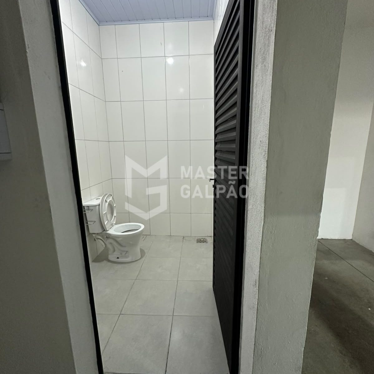 Galpão de 390m² na Avenida Júlio Mesquita