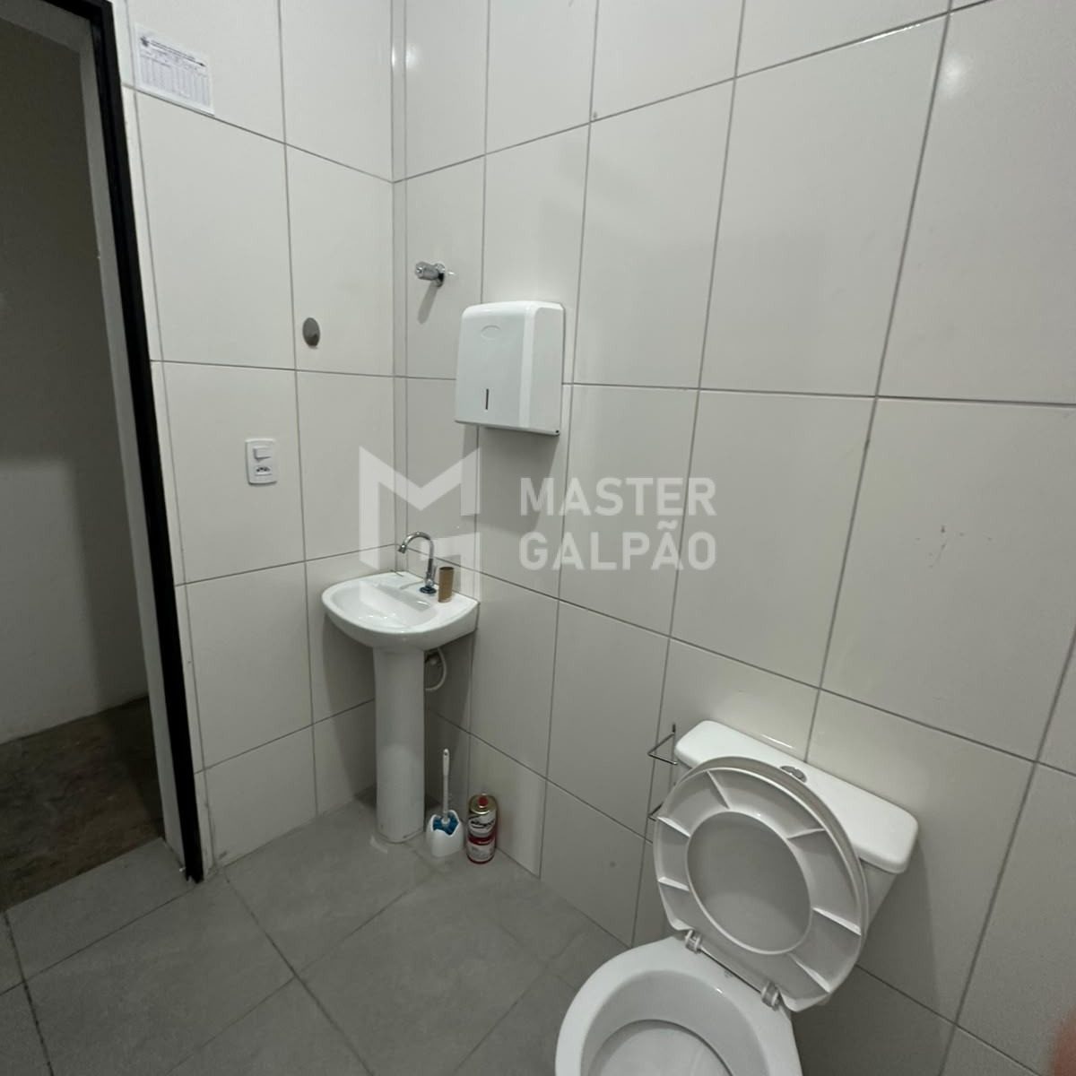 Galpão de 390m² na Avenida Júlio Mesquita