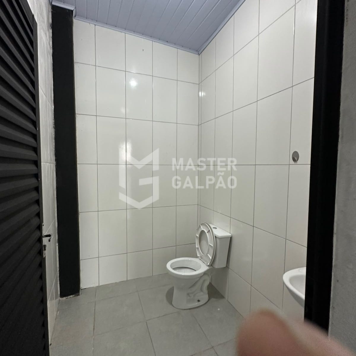 Galpão de 390m² na Avenida Júlio Mesquita