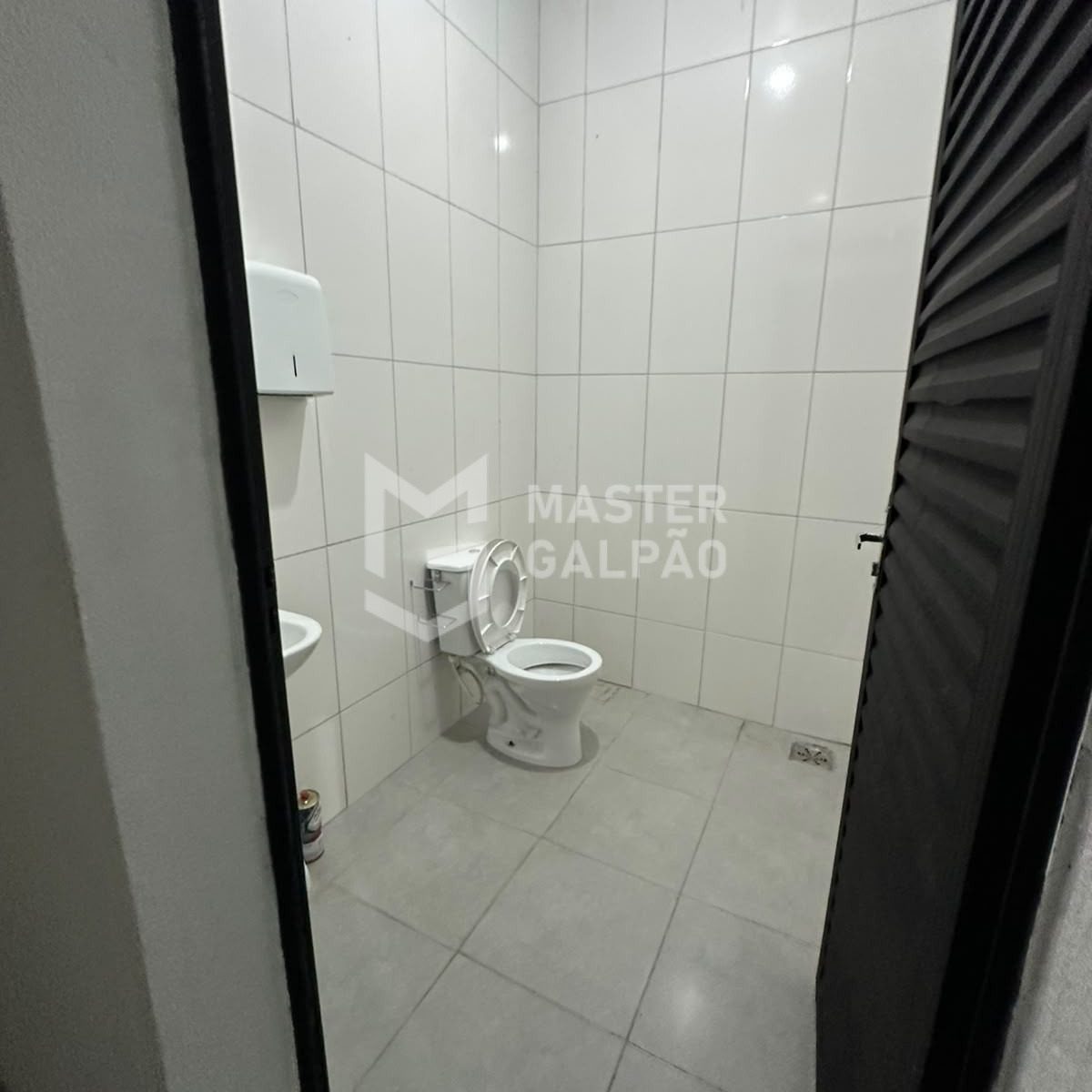 Galpão de 390m² na Avenida Júlio Mesquita
