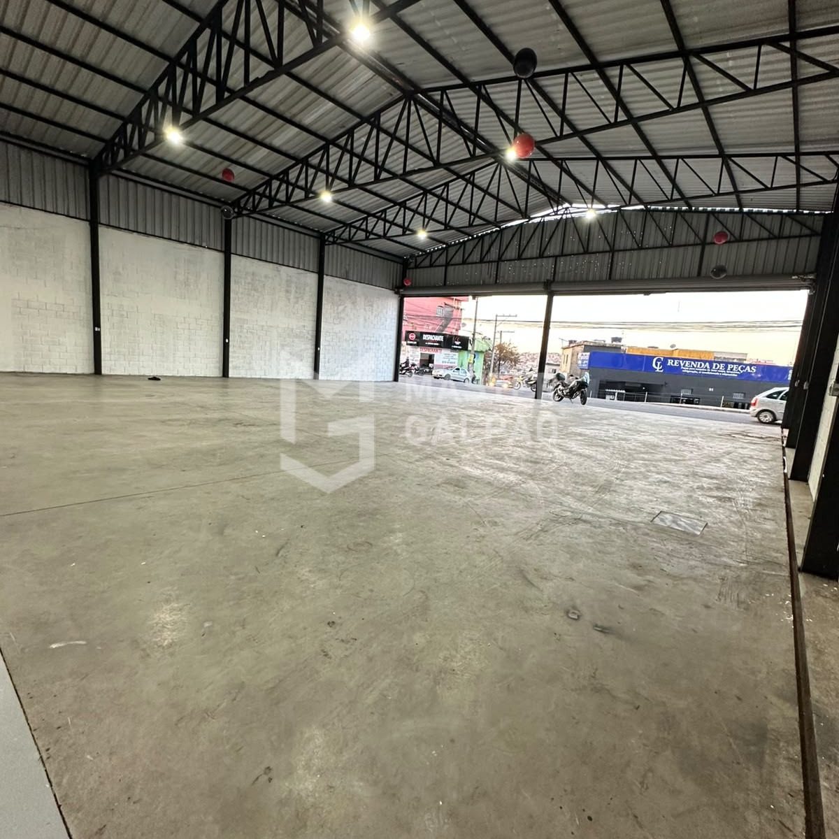 Galpão de 390m² na Avenida Júlio Mesquita